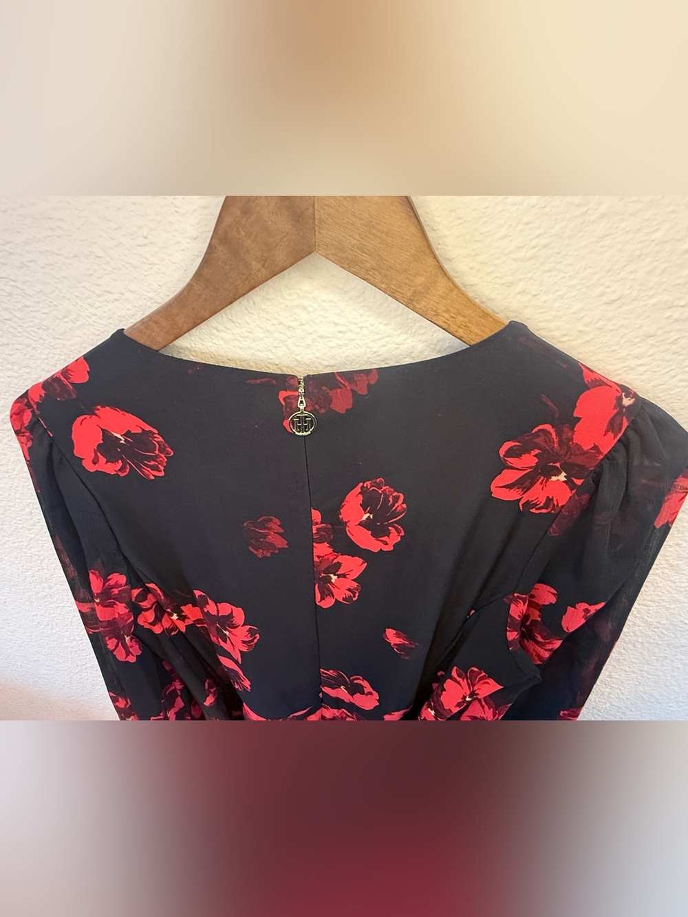 Tommy Hilfiger - Chiffon Black and Red Floral Print Midi Montreux Dress, Size 10 - Picture 14 of 16